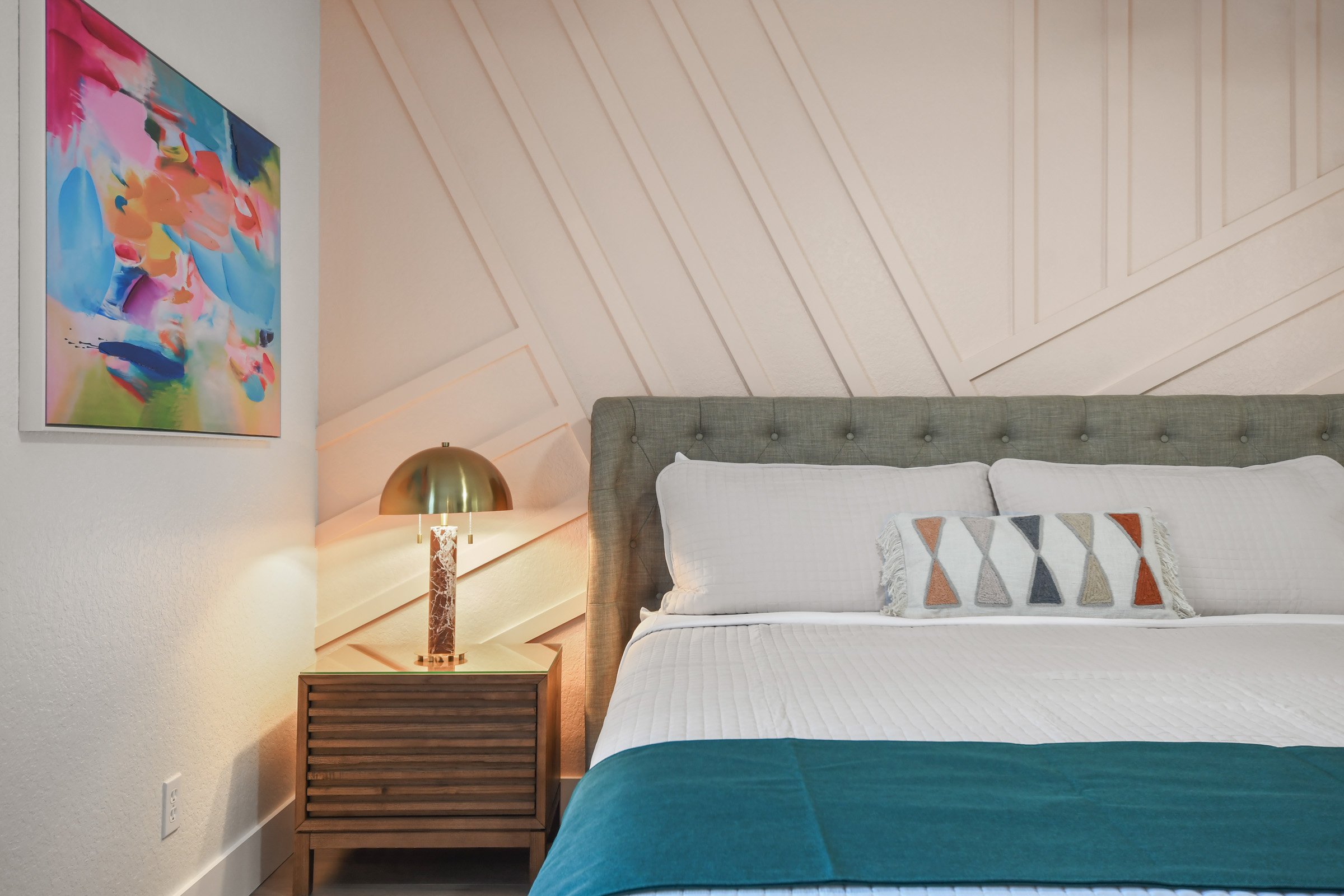 Second master king bed with premium linens