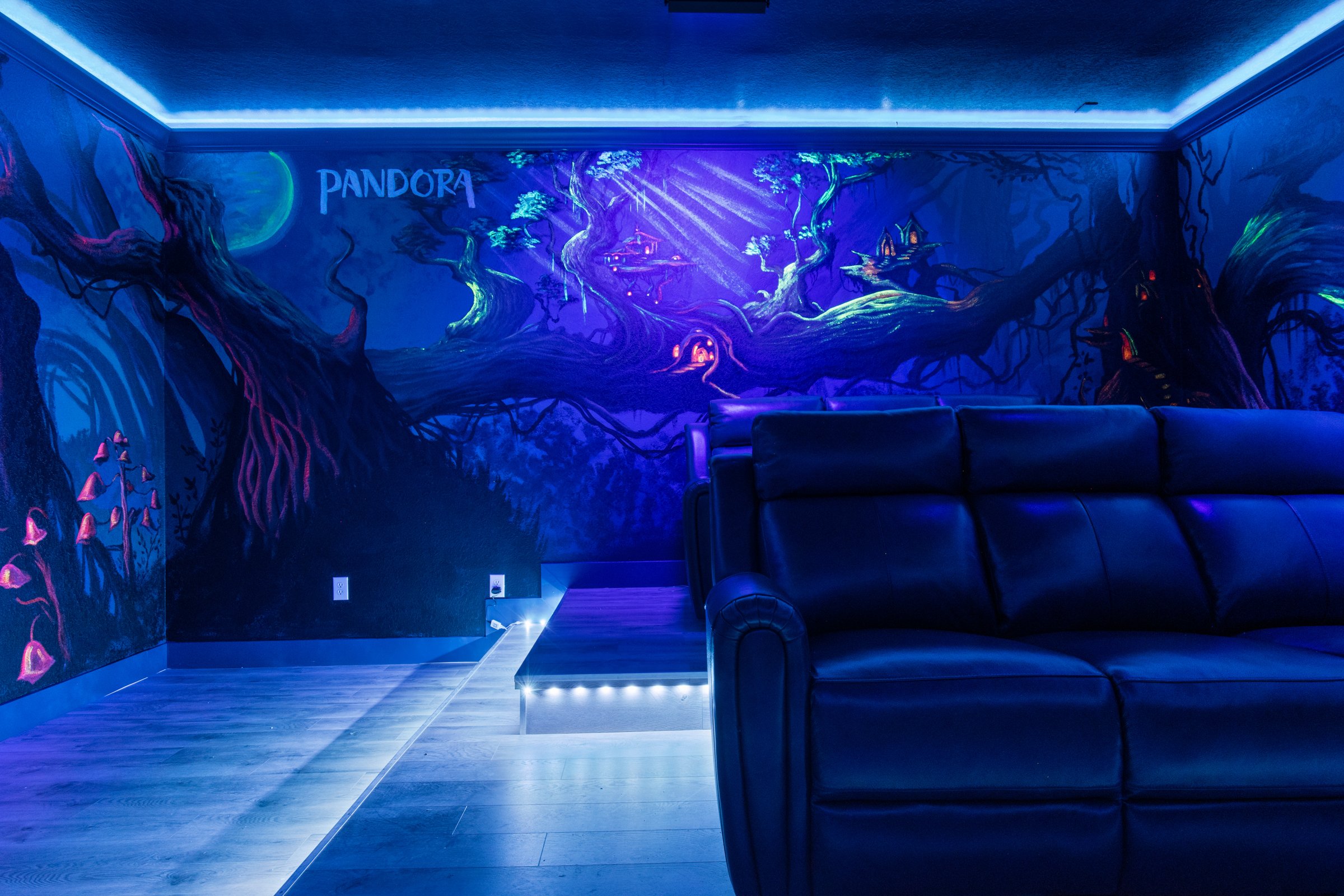 Pandora floating mountains mural detail