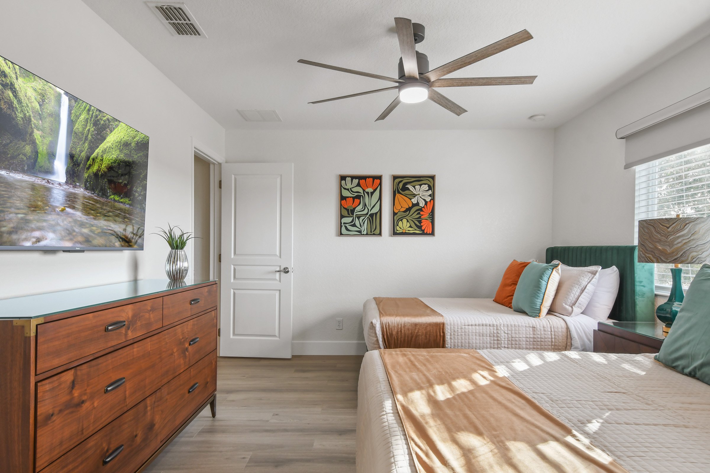Double bedroom with shared layout