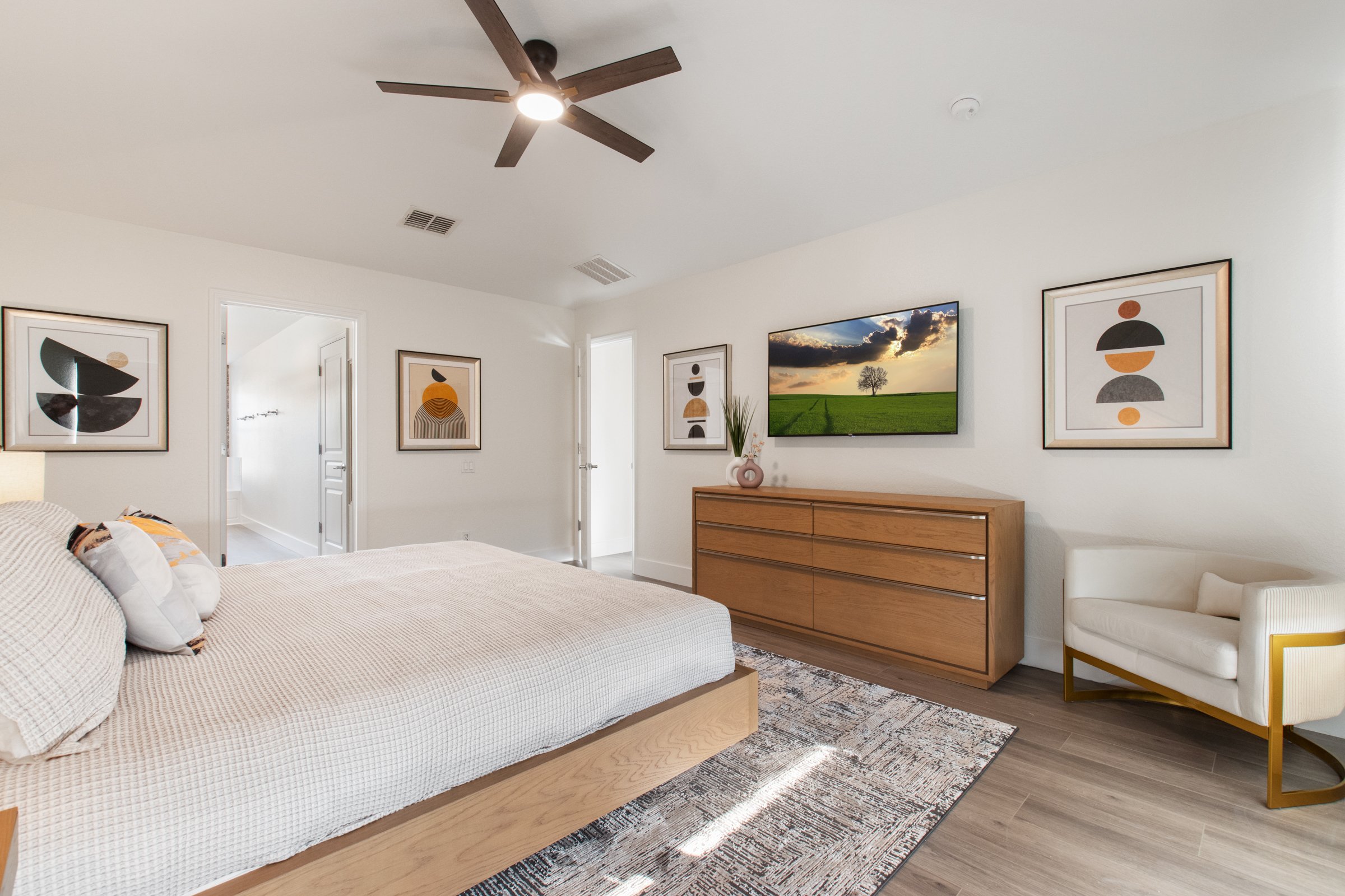 Master suite with private sitting area