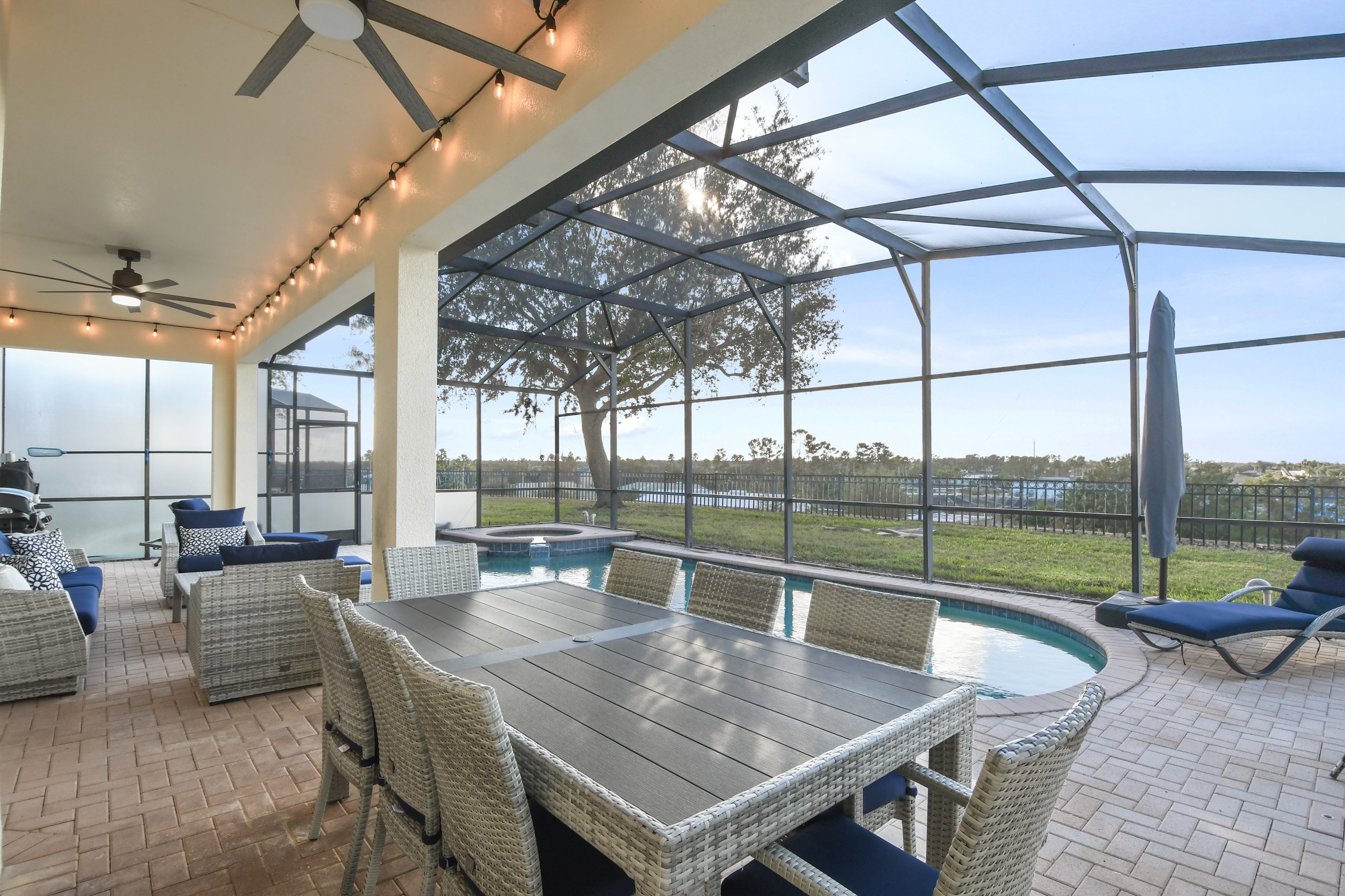 Covered lanai dining and lounging area