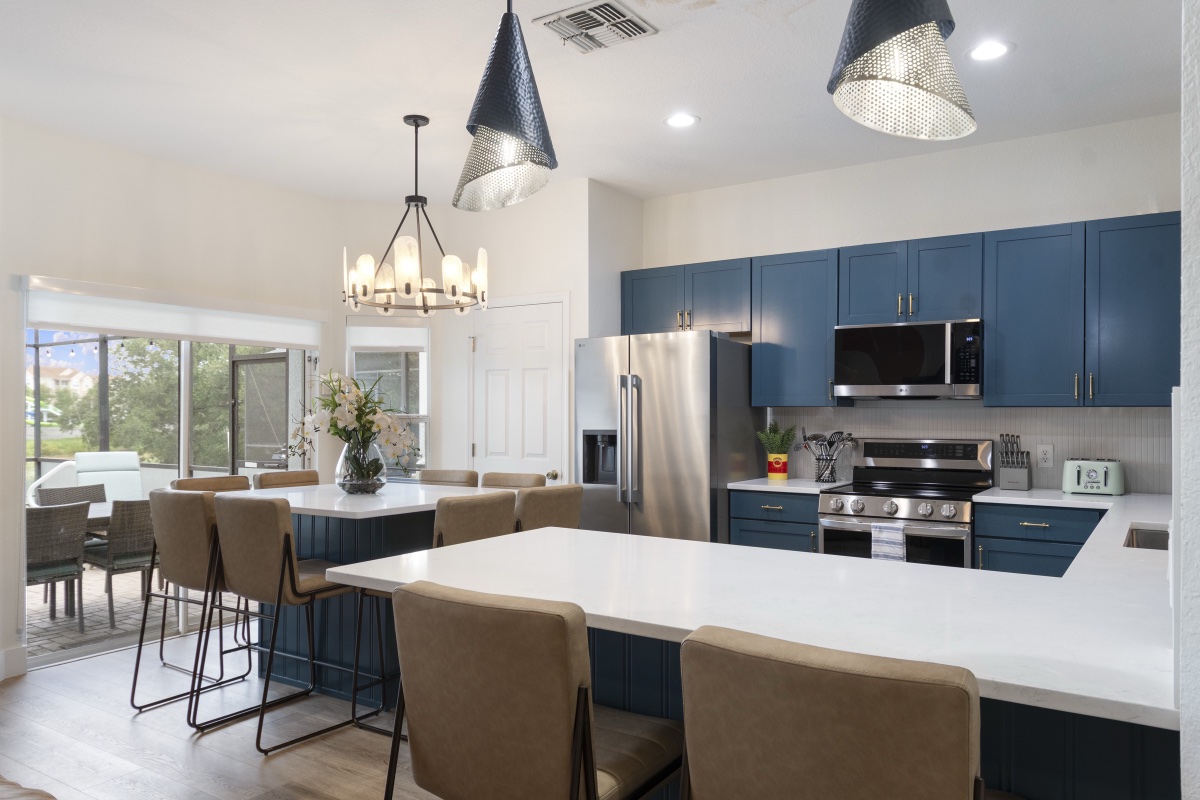 Kitchen island seating open to the dining table at Time-Out Corner, Lakeside