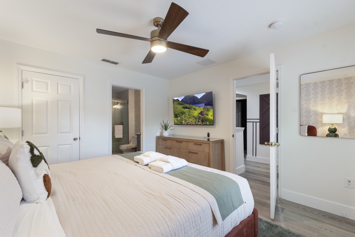 Second master bedroom seating area at Time-Out Corner, Lakeside